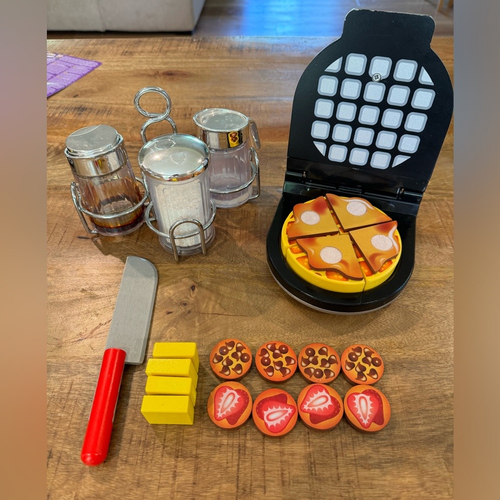 Melissa & Doug Waffle Maker & Breakfast Caddy